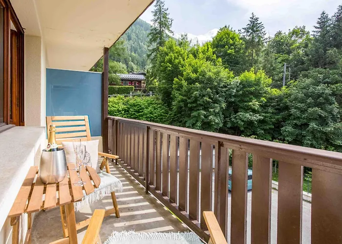 Les Trois Balcons - Year *