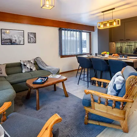 Les Trois Balcons - Year * Chamonix