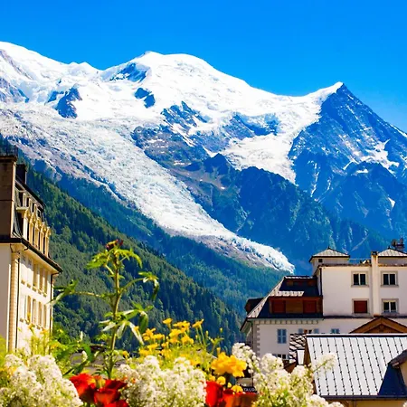 Les Trois Balcons - Year Chamonix